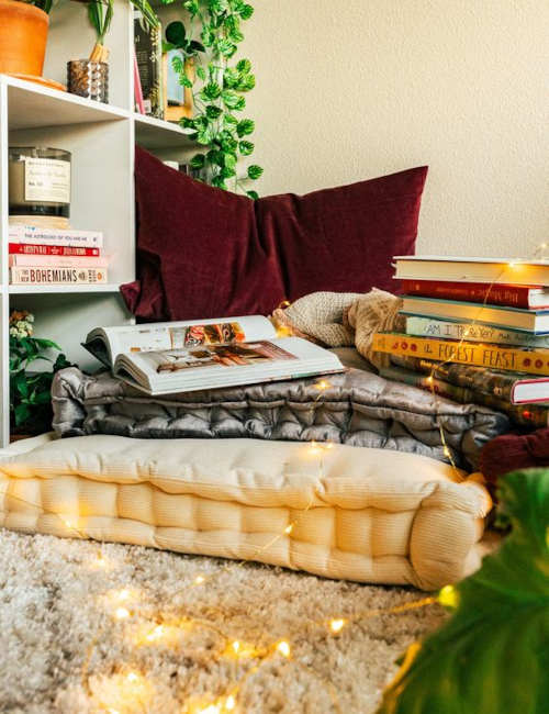 5 Idee per arredare e decorare casa con i libri