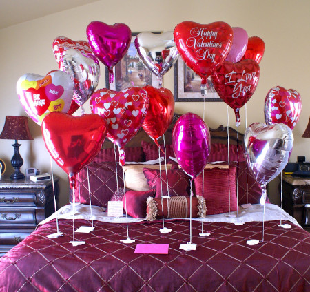 So schmücken Sie Ihr Zuhause zum Valentinstag! 5 romantische Ideen
