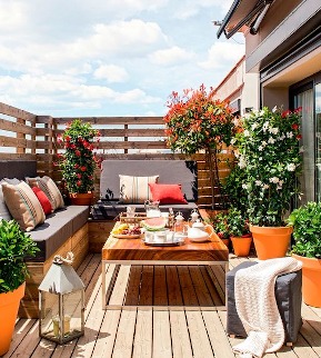 Cómo amueblar una terraza pequeña de forma chic y funcional - Rebecca Mobili